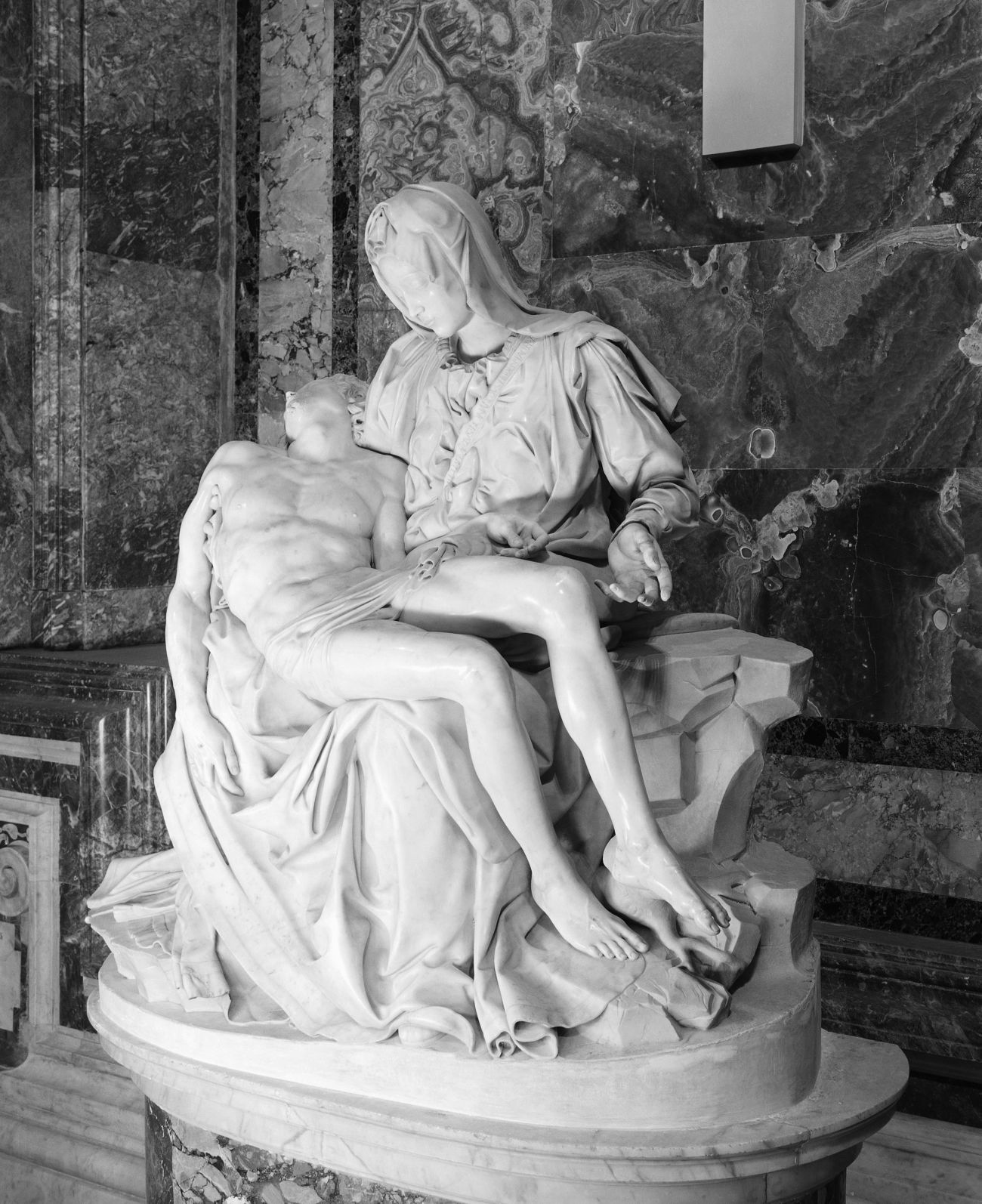 1972: Michelangelo's Pieta